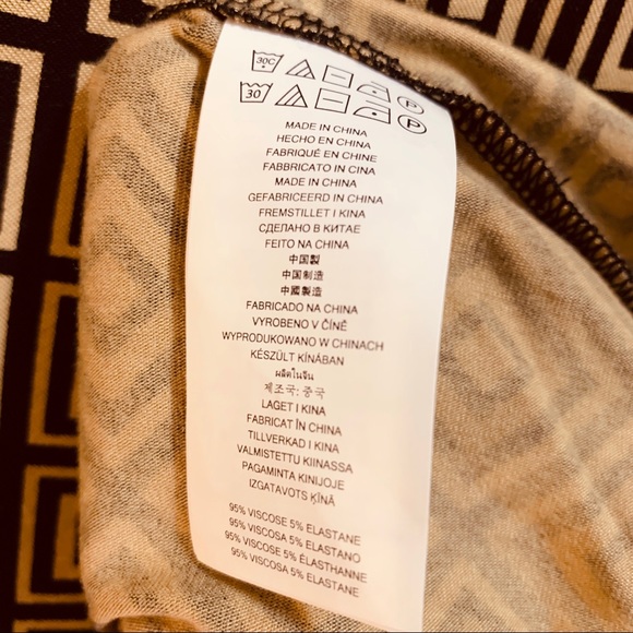 Michael Kors print top with zipper detailing size medium. - Picture 4 of 6